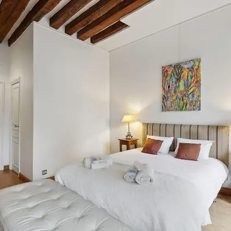 Apartment Marais Historical Center Parisian 3br Paris
