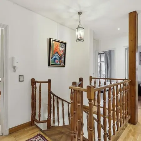 Marais Historical Center Parisian 3br * Paris
